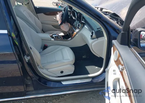 2015 Mercedes-Benz C 300 Luxury 4Matic from USA, damaged, VIN 55SWF4KB1FU063194